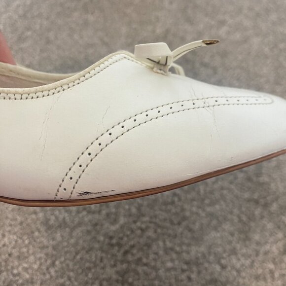 Vintage Clinic White Leather Low Pump Heels W Wingtip Victorian Style Size 7 1/2 - Picture 9 of 11